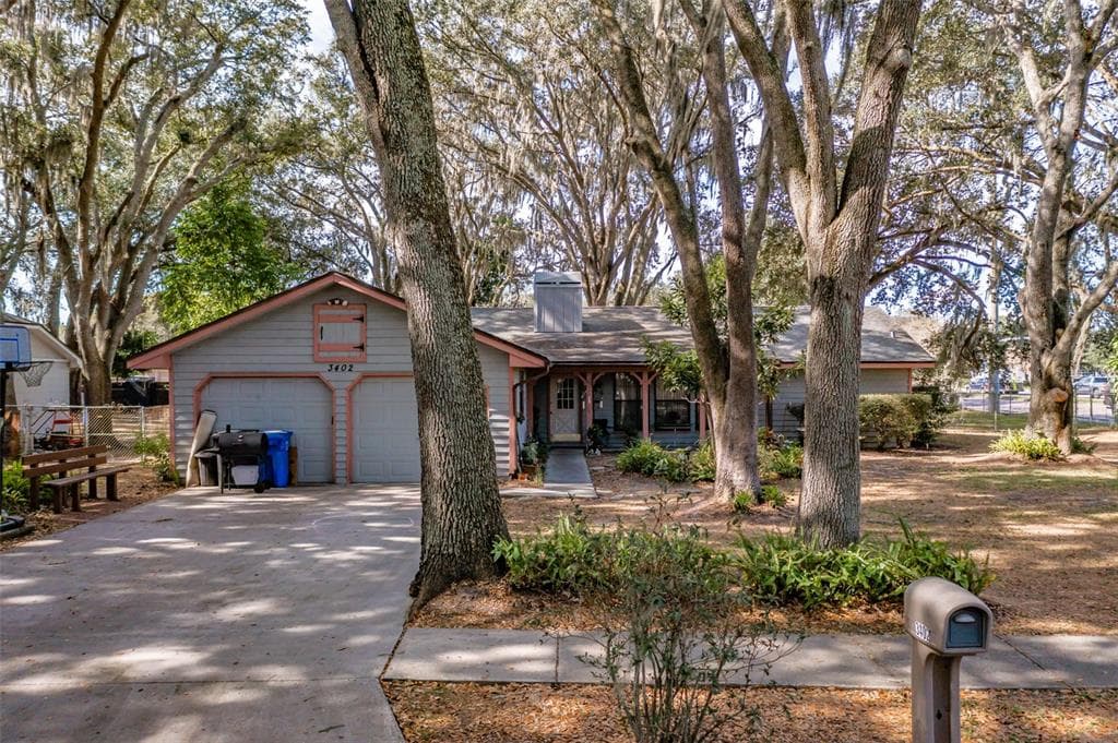 3402 LITTLE OAK STREET VALRICO, FL 33596