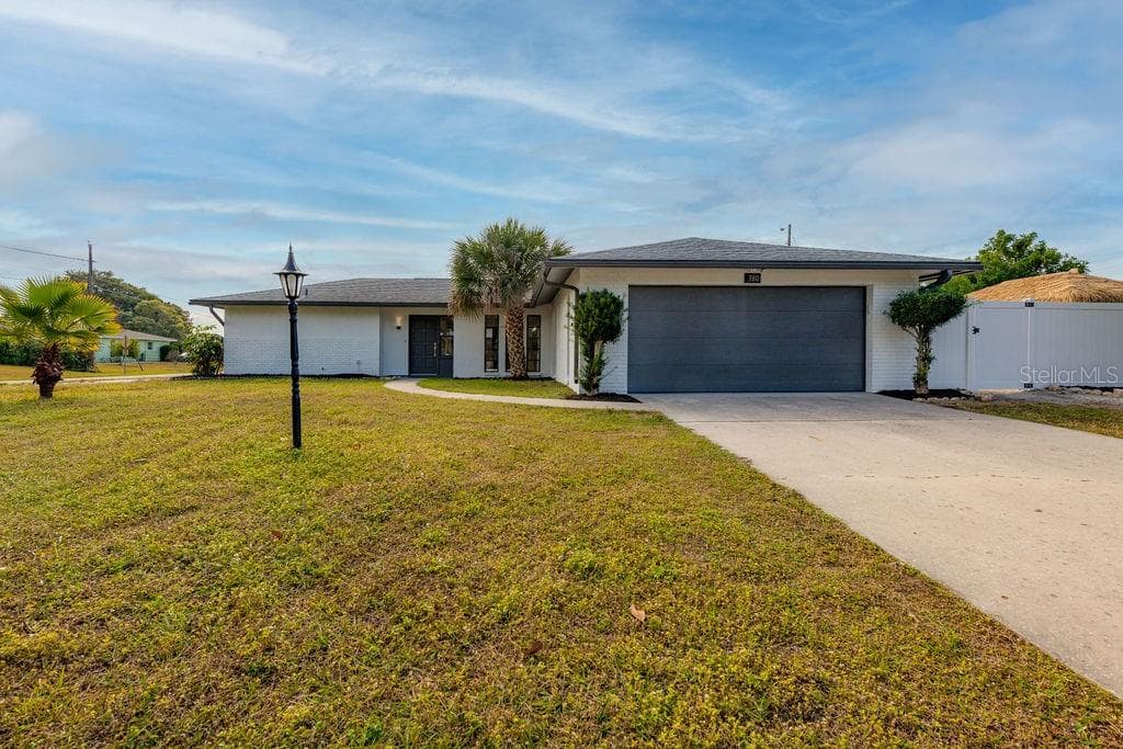 380 SEA GRAPE ROAD VENICE, FL 34293
