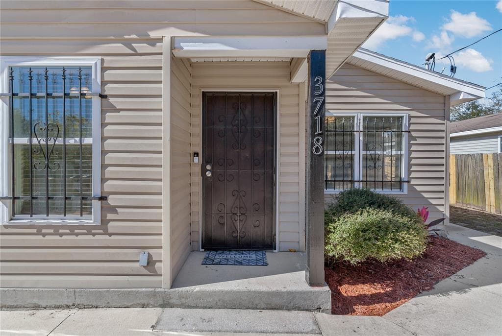 3718 SMITH TREE STREET TAMPA, FL 33619
