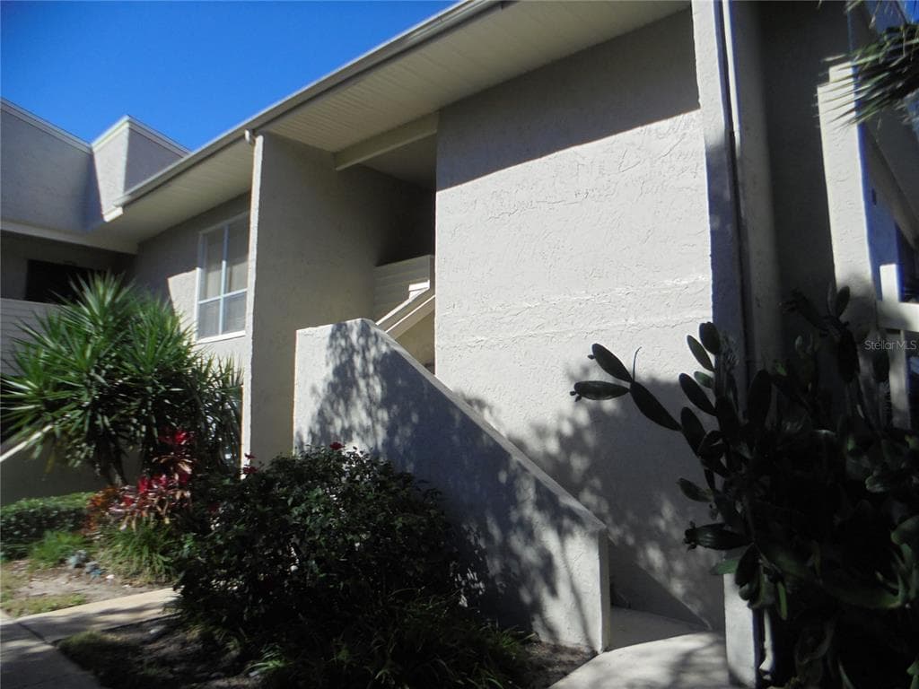 638 WINDRUSH BAY DRIVE TARPON SPRINGS, FL 34689