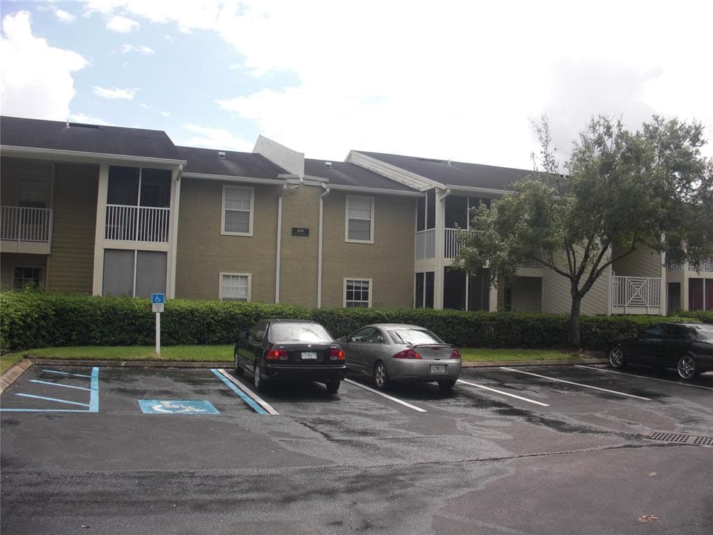 806 LAKE HAVEN SQUARE UNIT 101 BRANDON, FL 33511