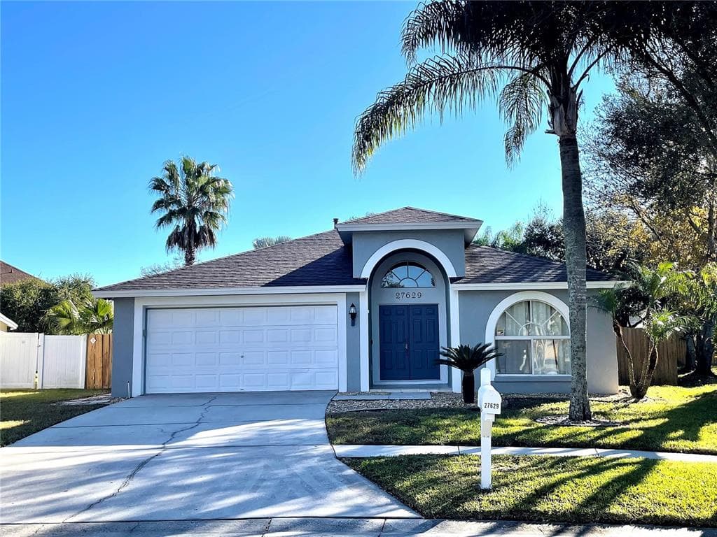 27629 SKY LAKE CIRCLE WESLEY CHAPEL, FL 33544