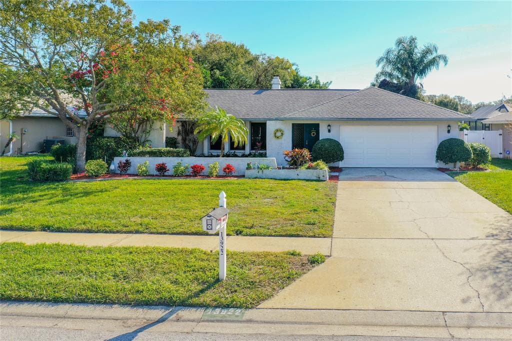 13922 105TH AVENUE LARGO, FL 33774