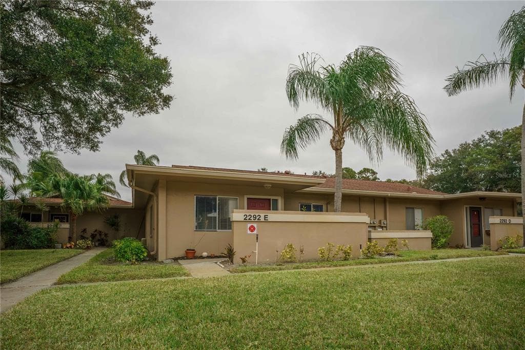 2292 OAK NECK ROAD UNIT E CLEARWATER, FL 33763