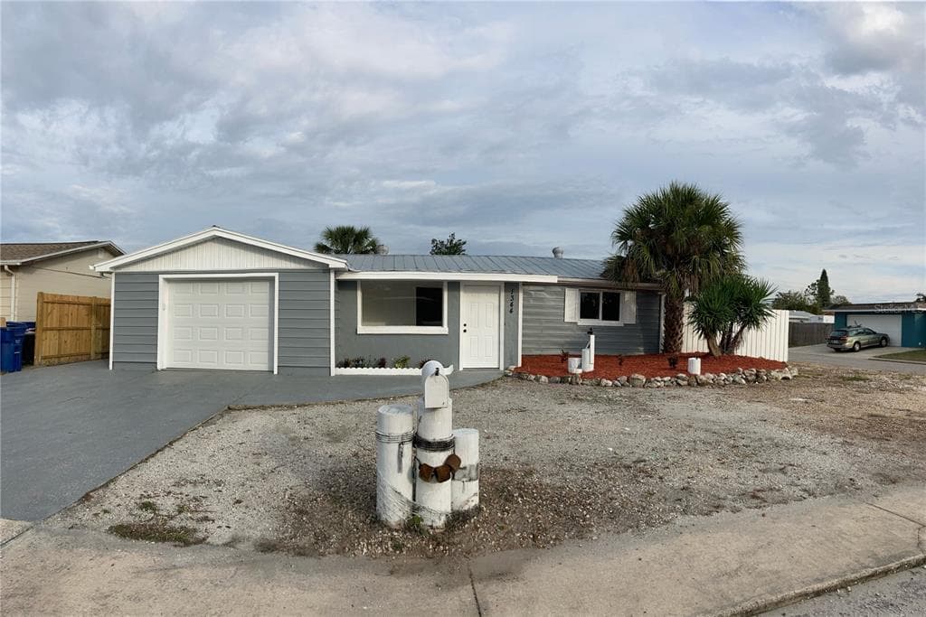 1344 VIKING DRIVE HOLIDAY, FL 34691