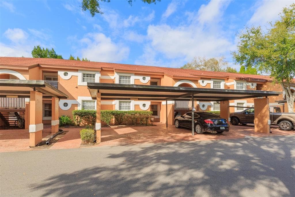 14812 PAR CLUB CIRCLE UNIT 14812 TAMPA, FL 33618