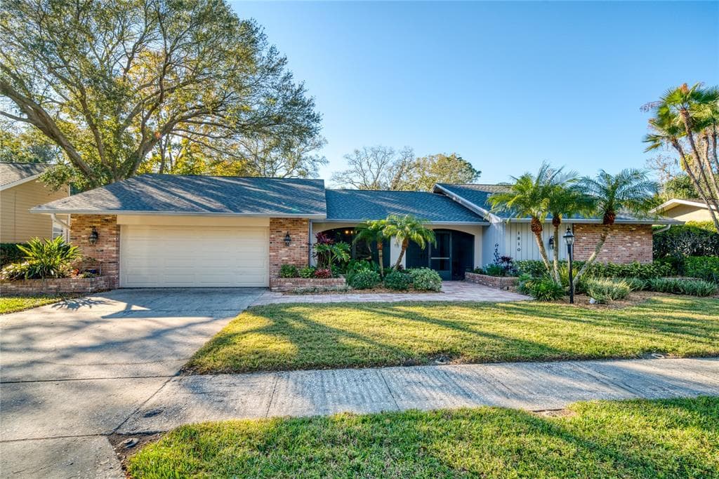1810 PINE HILL DRIVE