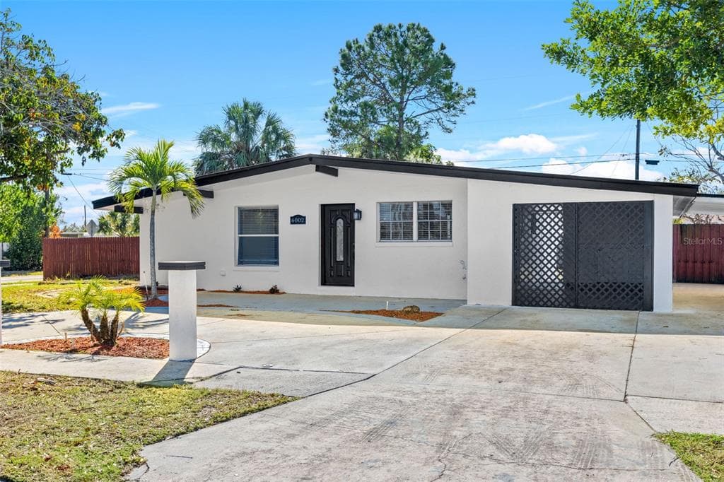6002 CRESTRIDGE ROAD TAMPA, FL 33634