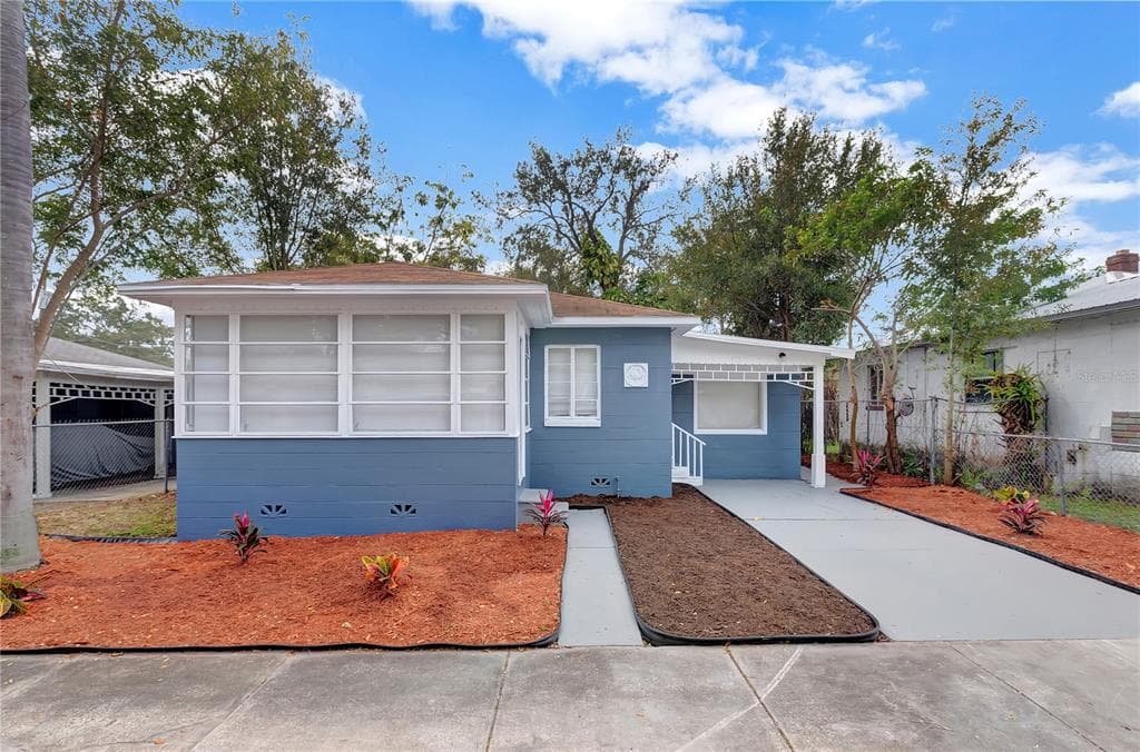762 PARIS AVENUE S ST PETERSBURG, FL 33701