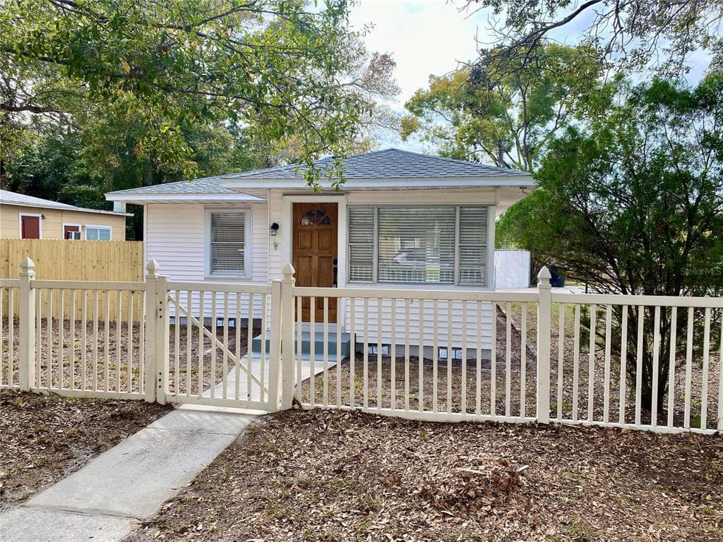 1504 TILLEY AVENUE CLEARWATER, FL 33756