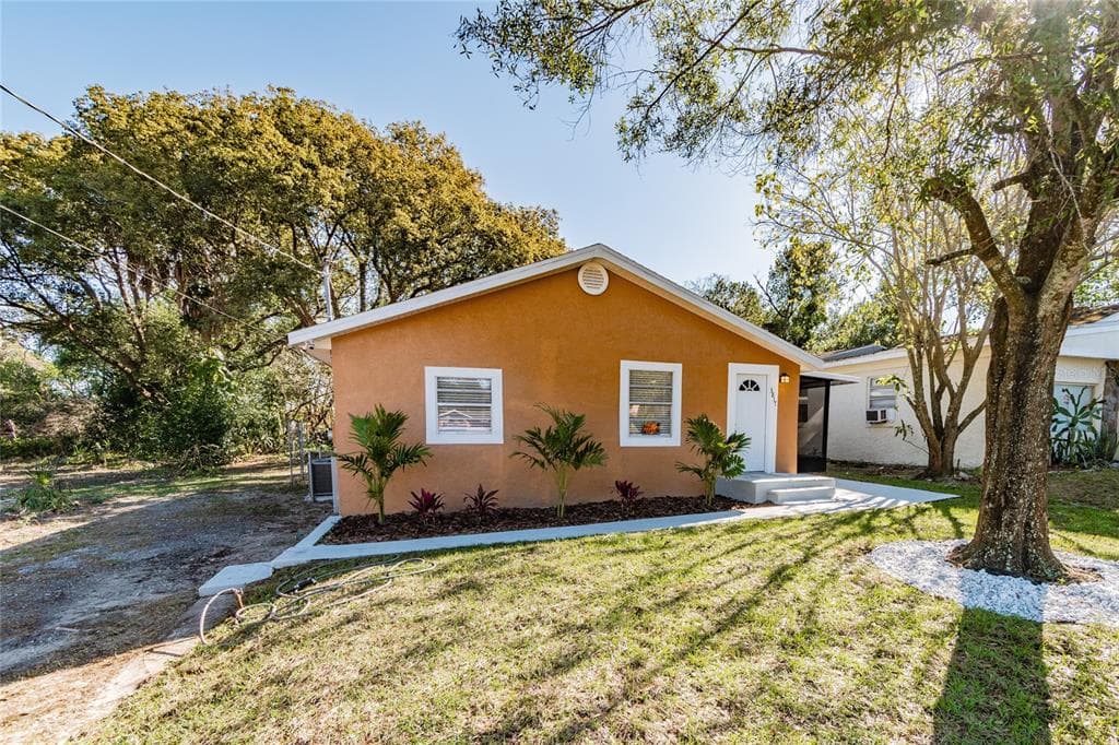 3817 CARROWAY STREET TAMPA, FL 33619