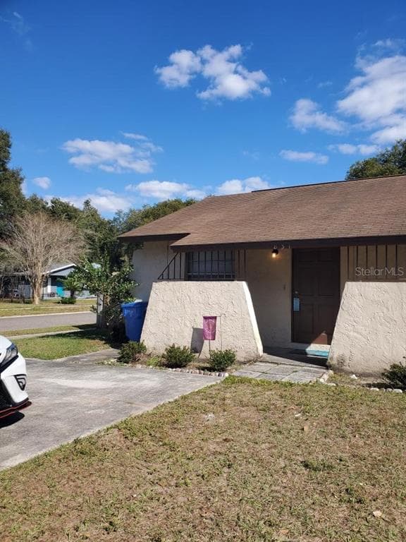 831 N KINGSWAY ROAD SEFFNER, FL 33584