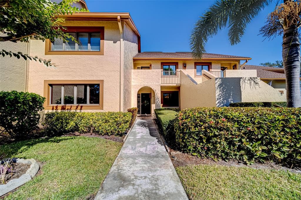 8103 BARDMOOR PLACE UNIT 103G LARGO, FL 33777