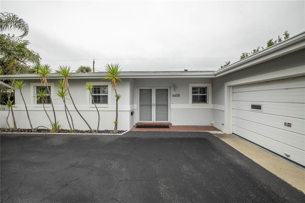 6608 BLUE HERON DRIVE S ST PETERSBURG, FL 33707