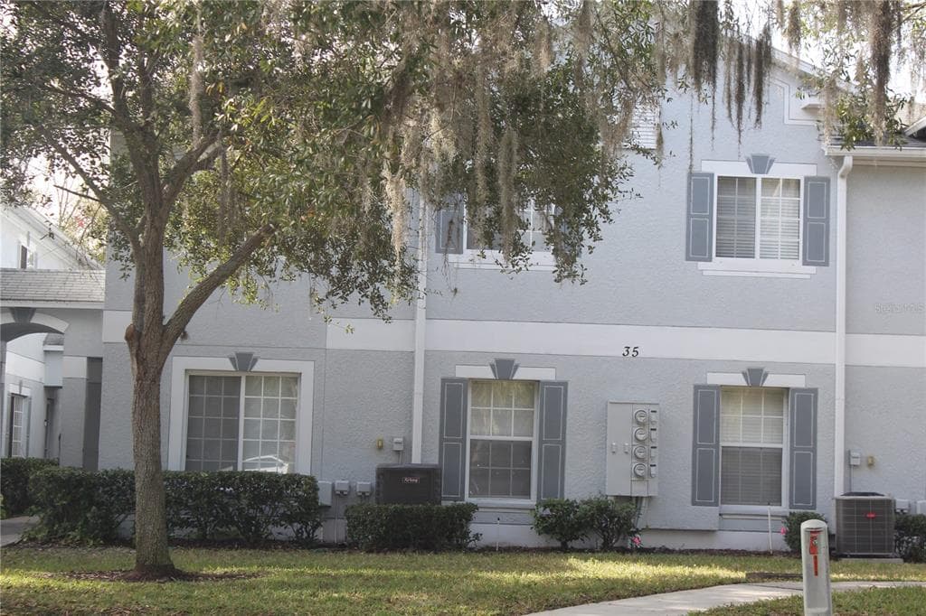 4071 DOLPHIN DRIVE TAMPA, FL 33617