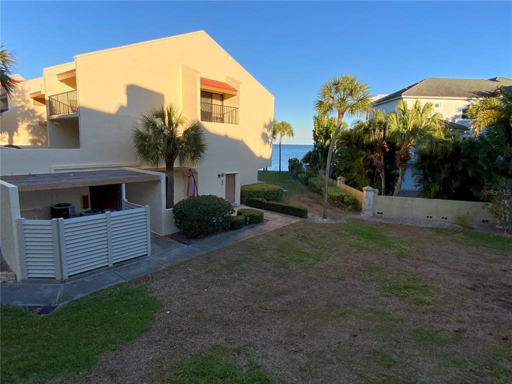 7550 SUNSHINE SKYWAY LANE S UNIT T44 ST PETERSBURG, FL 33711