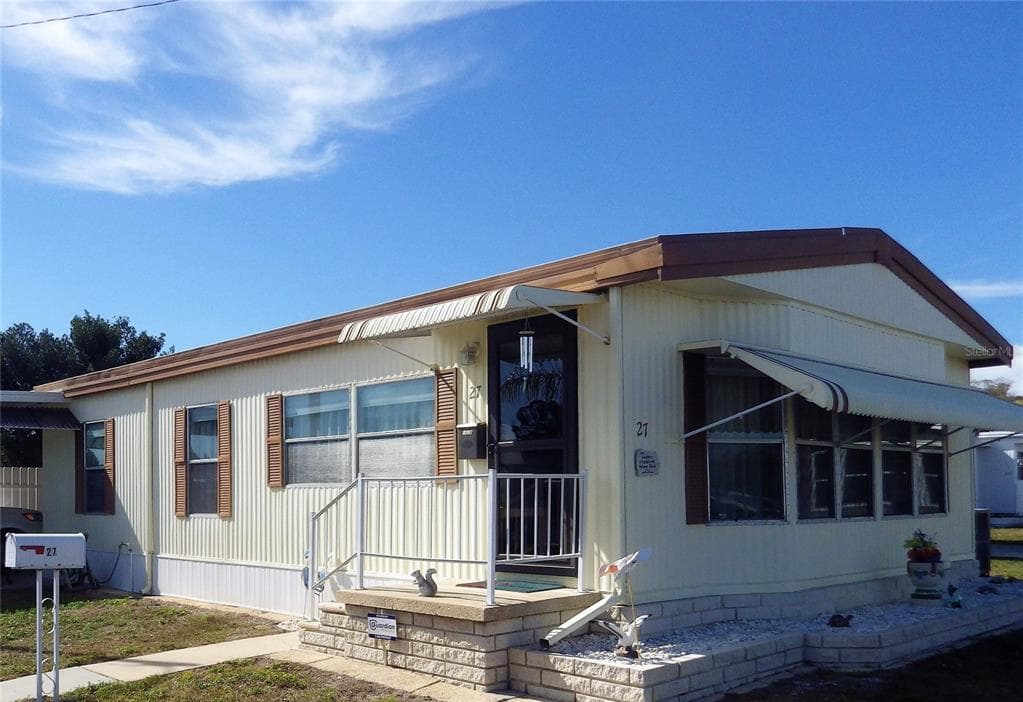 1915 SEMINOLE BOULEVARD UNIT 27