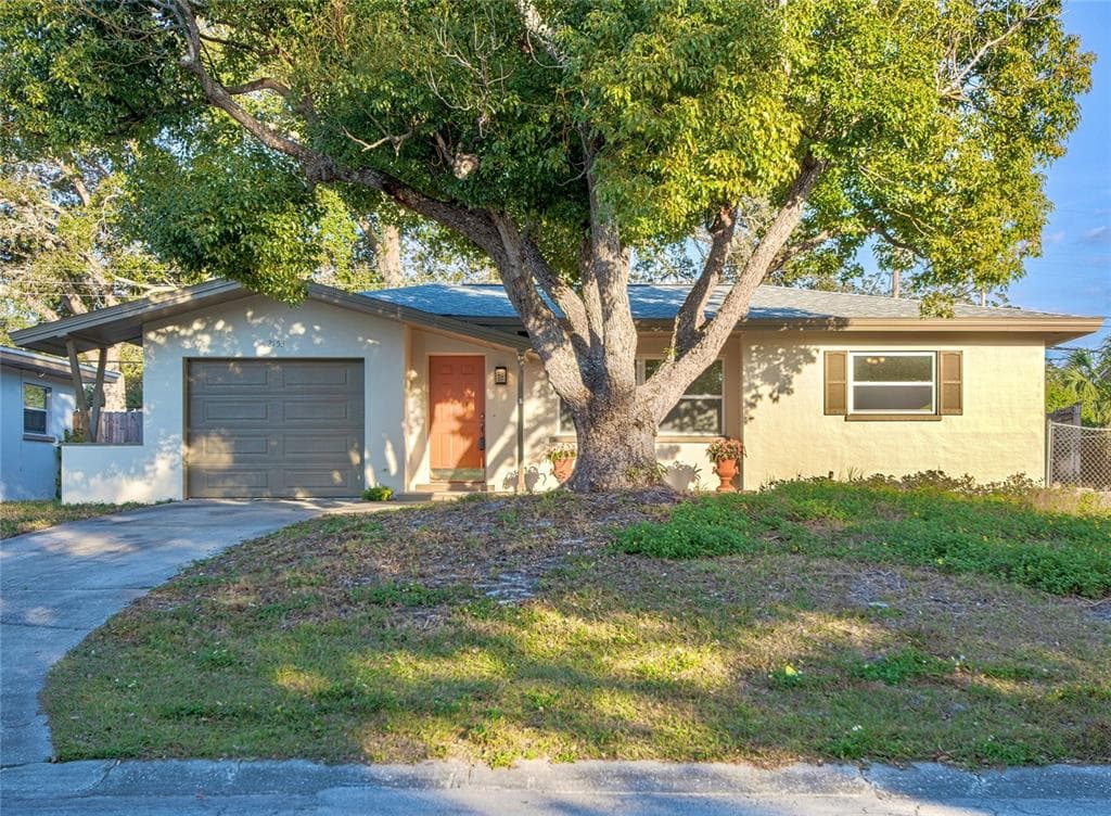 2153 POCAHONTAS DRIVE LARGO, FL 33774
