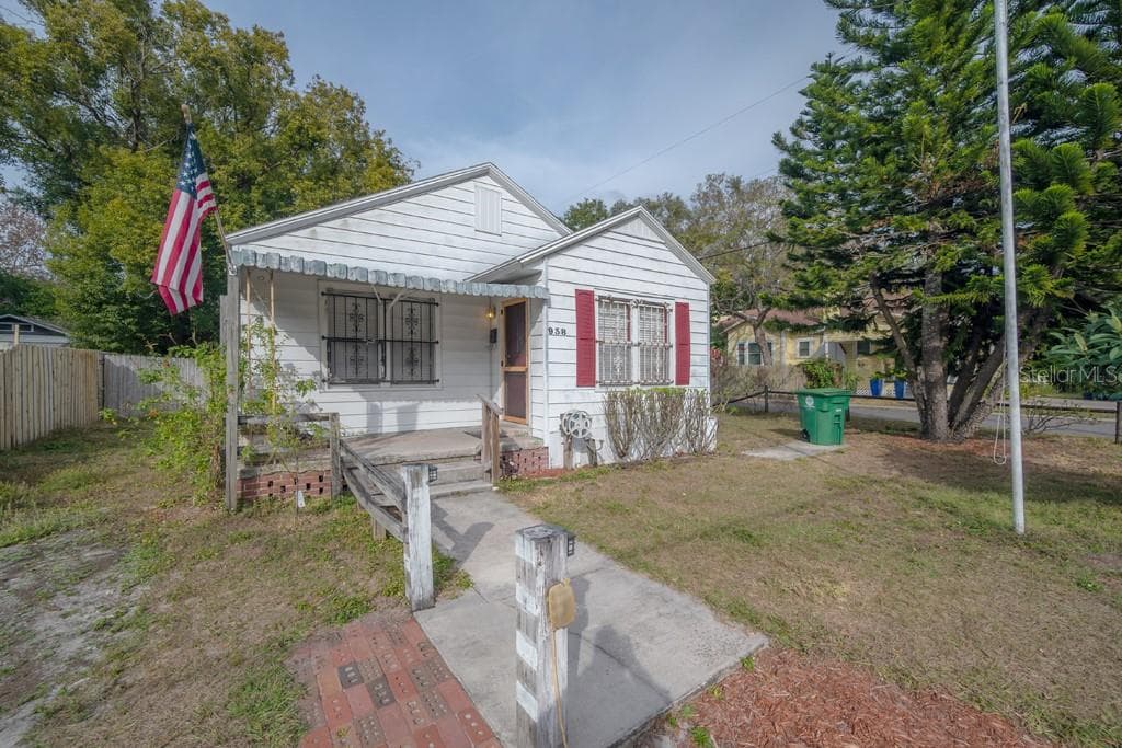 938 E MCBERRY STREET TAMPA, FL 33603