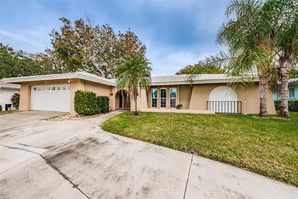 3771 HIGH BLUFF DRIVE LARGO, FL 33770