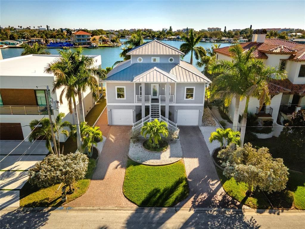 825 BAY POINT DRIVE