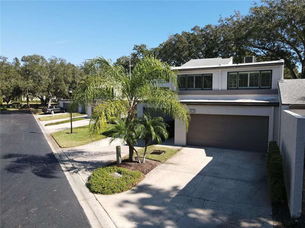 4203 FAIRWAY CIRCLE TAMPA, FL 33618