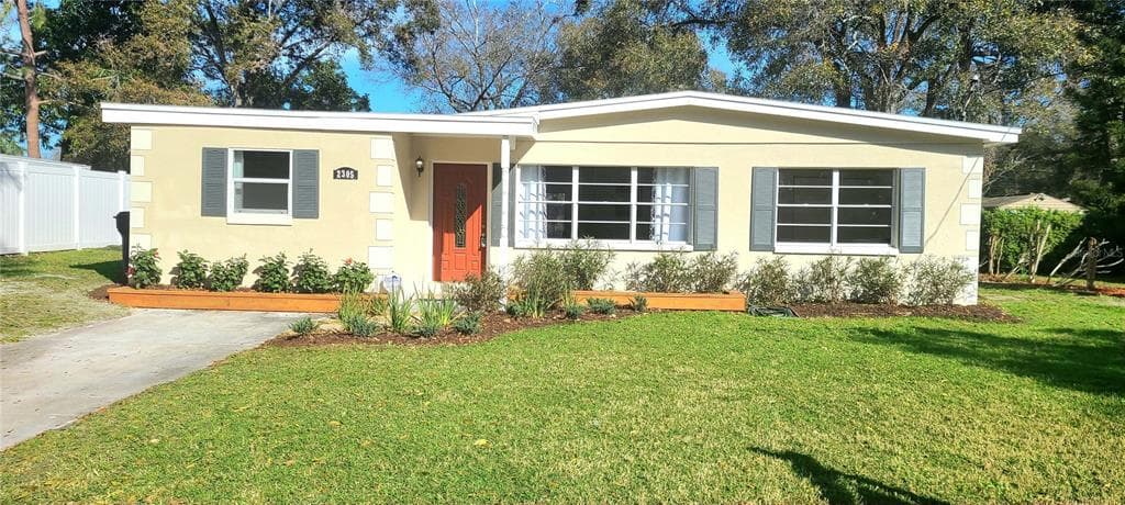 2305 W HAMILTON AVENUE TAMPA, FL 33604
