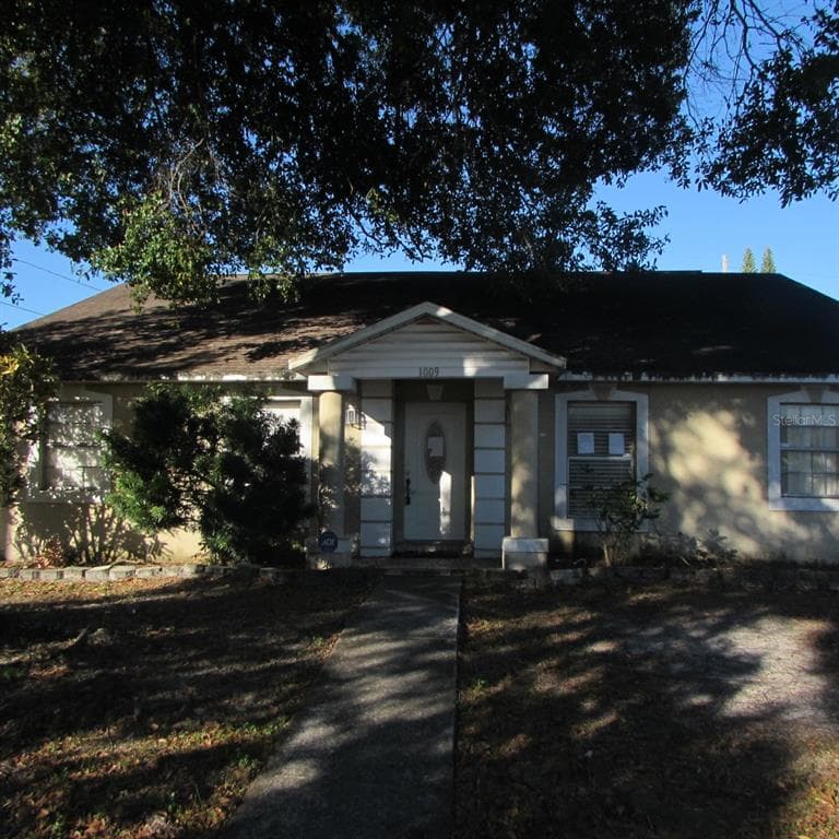 1009 TURNER DRIVE TAMPA, FL 33619