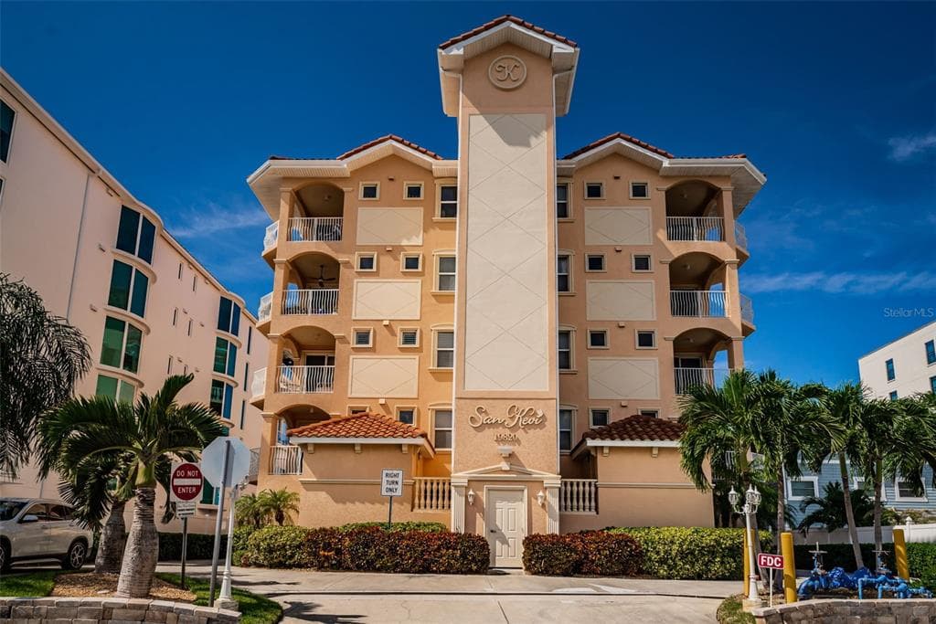 19820 GULF BOULEVARD UNIT 302 INDIAN SHORES, FL 33785
