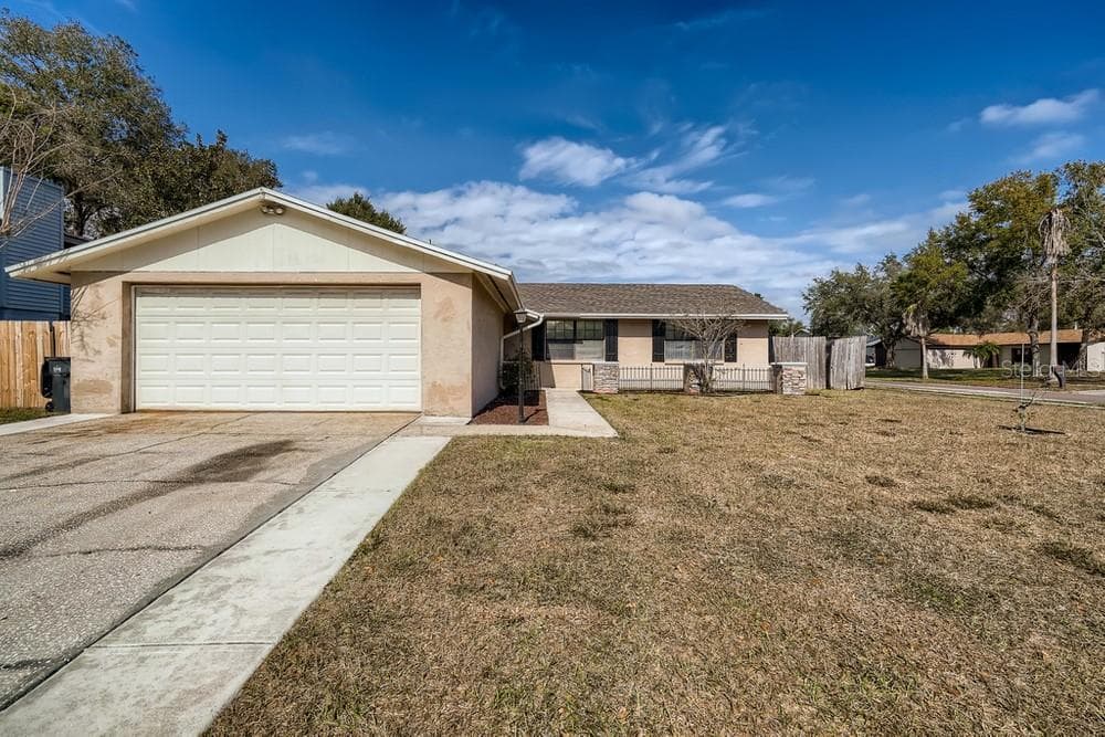 733 CALIENTE DRIVE BRANDON, FL 33511