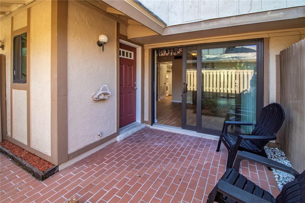 3105 CREEKGLEN COURT BRANDON, FL 33511