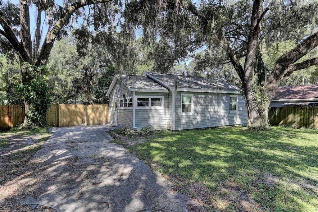6806 N 17TH STREET TAMPA, FL 33610