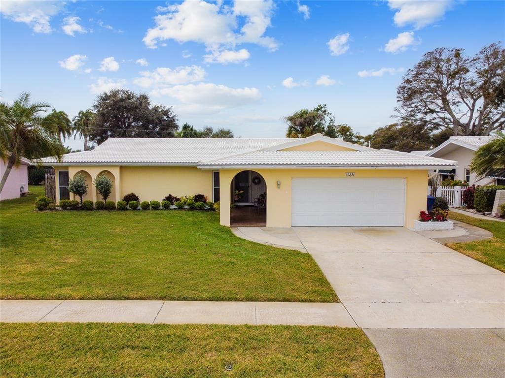 10236 MONARCH DRIVE UNIT 1 LARGO, FL 33774