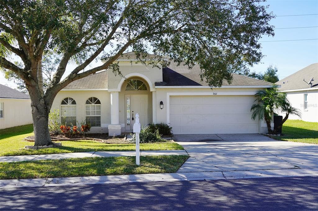 7601 MERCHANTVILLE CIRCLE ZEPHYRHILLS, FL 33540