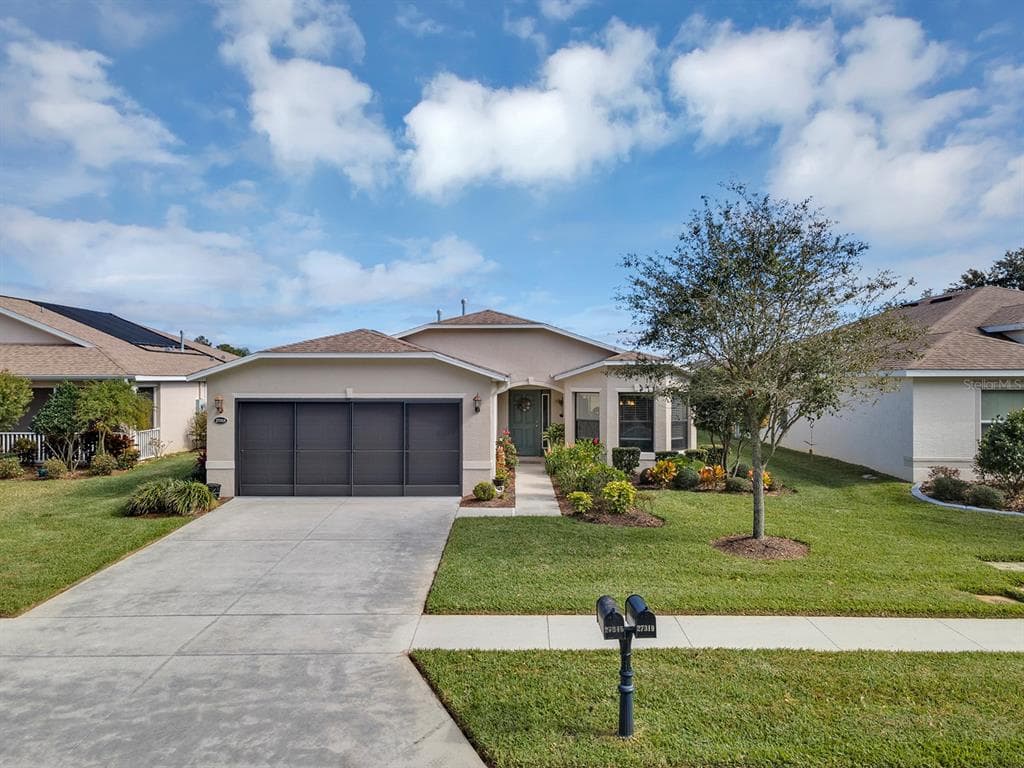 27315 ROANOKE DRIVE LEESBURG, FL 34748