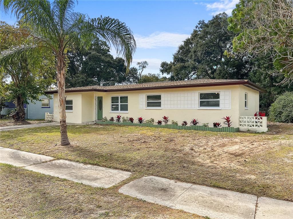 1366 LADY MARION LANE DUNEDIN, FL 34698
