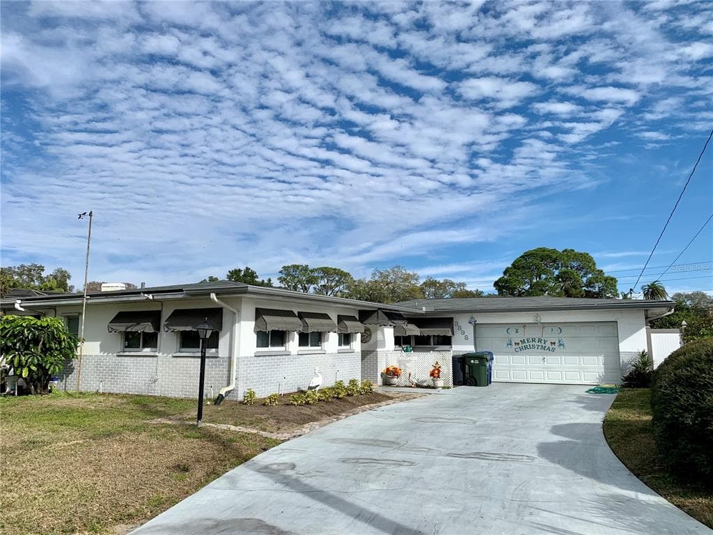3898 ANGLERS LANE LARGO, FL 33774