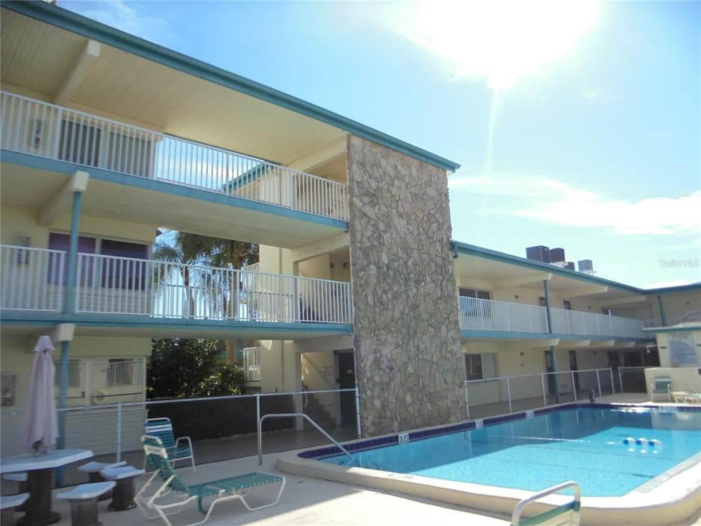 6100 12TH STREET S UNIT 210 ST PETERSBURG, FL 33705