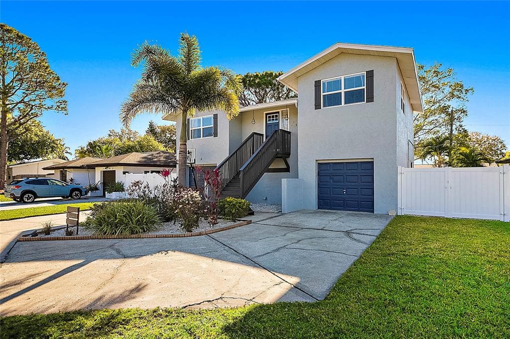 1834 OREGON AVENUE NE ST PETERSBURG, FL 33703
