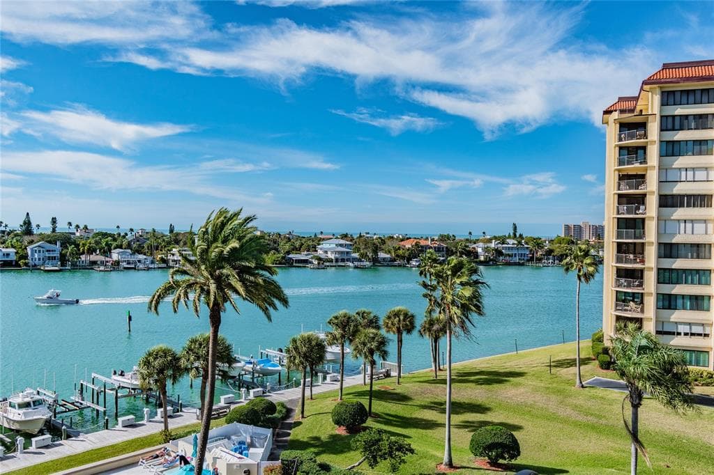 690 ISLAND WAY UNIT 605 CLEARWATER, FL 33767