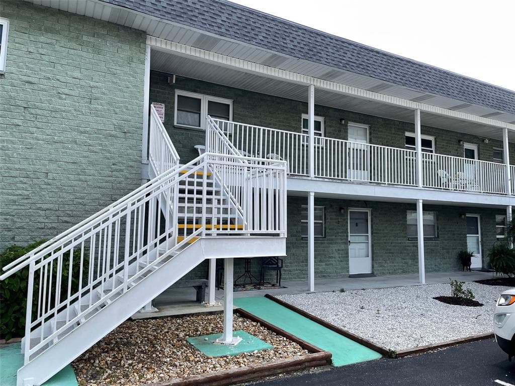 5287 81ST STREET N UNIT 15 ST PETERSBURG, FL 33709