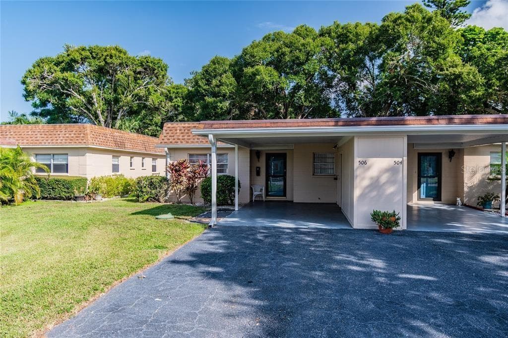 506 47TH AVENUE DR W BRADENTON, FL 34207