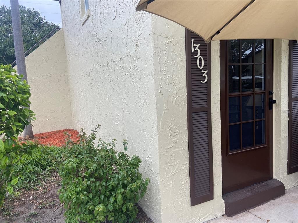 501 E BAY DRIVE UNIT 1303 LARGO, FL 33770
