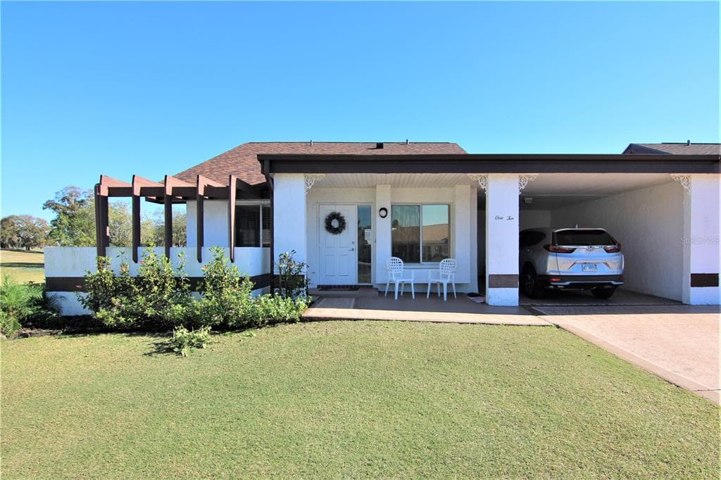 110 CARSWELL CIRCLE UNIT 13 SUN CITY CENTER, FL 33573