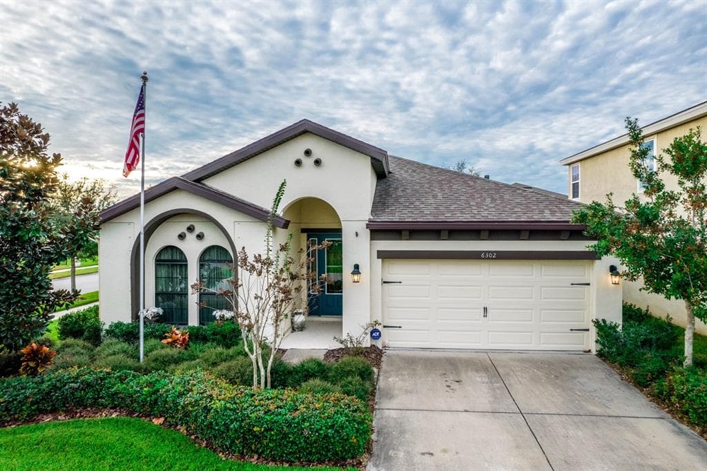 6302 VOYAGERS PLACE APOLLO BEACH, FL 33572