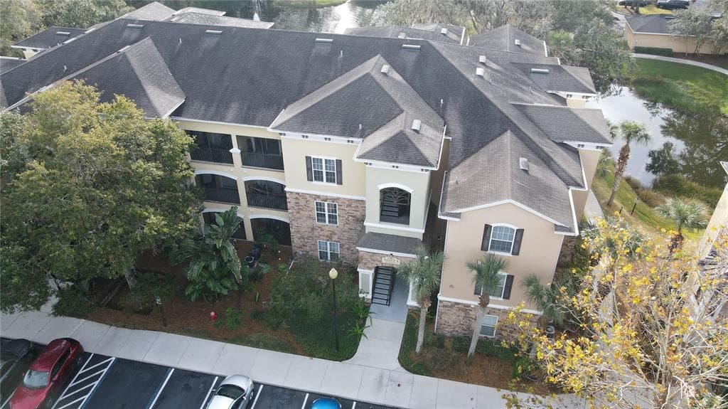 10123 COURTNEY PALMS BOULEVARD UNIT 301 TAMPA, FL 33619