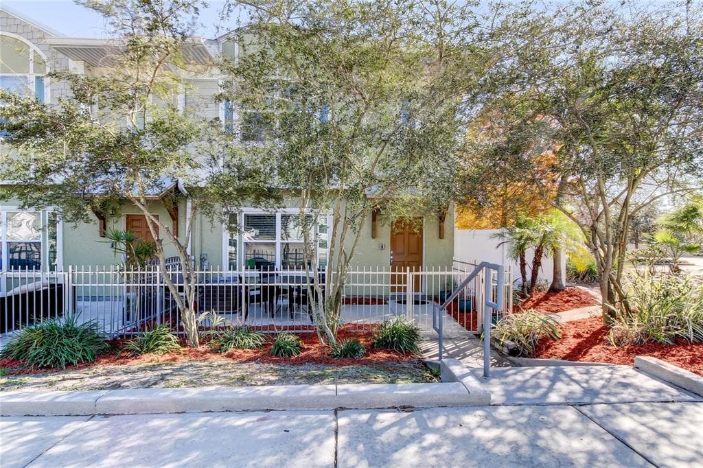 113 N BETTY LANE CLEARWATER, FL 33755