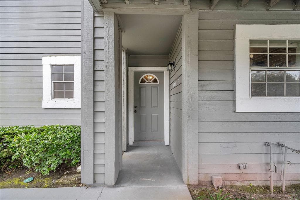 11948 SKYLAKE PLACE UNIT E TEMPLE TERRACE, FL 33617