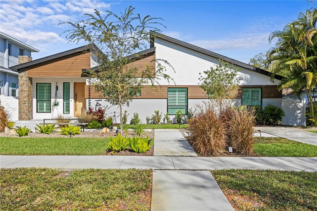 145 20TH AVENUE NE ST PETERSBURG, FL 33704