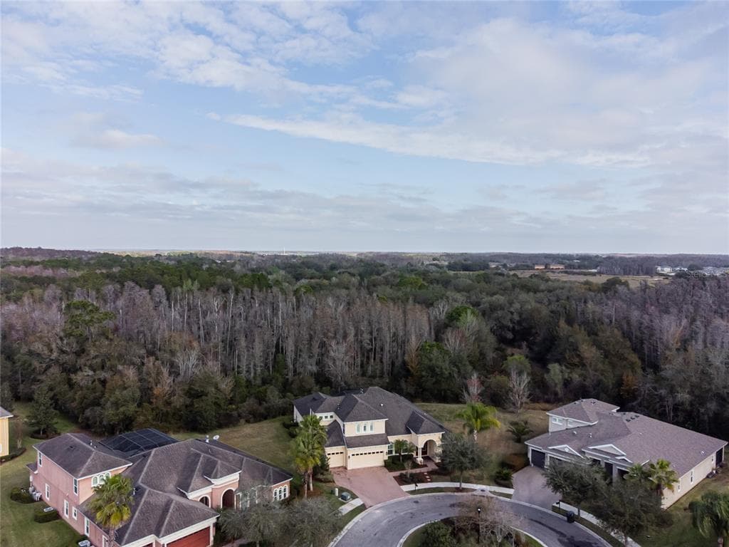 10014 HAZELNUT COURT